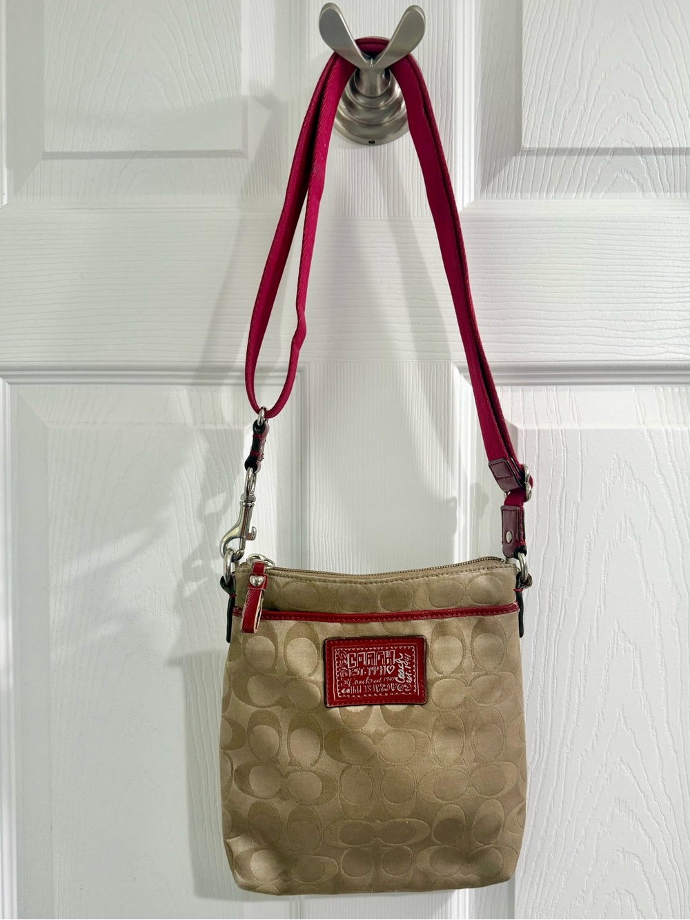 Coach Poppy Signature Jacquard Swing Pack Crossbody Bag With Adjustable Strap